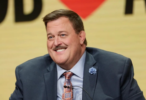 Billy Gardell Physical Statistics